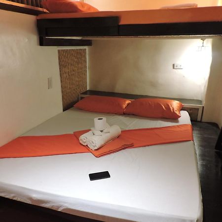 Orange Mangrove Pensión House Puerto Princesa Habitación foto