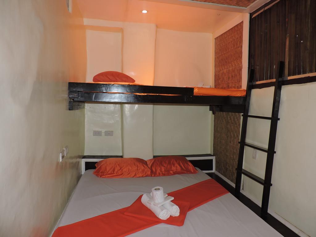 Orange Mangrove Pensión House Puerto Princesa Habitación foto