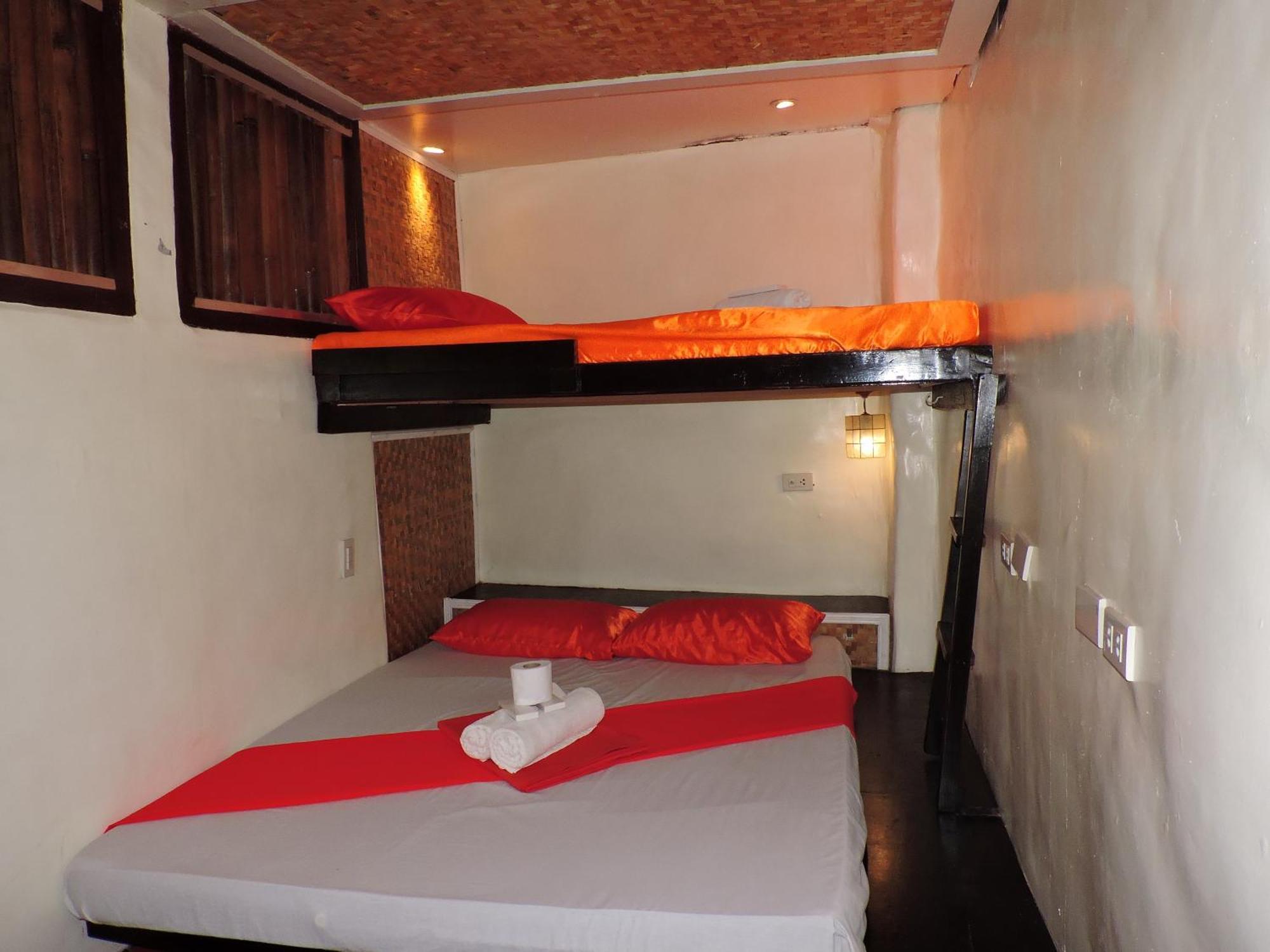 Orange Mangrove Pensión House Puerto Princesa Habitación foto