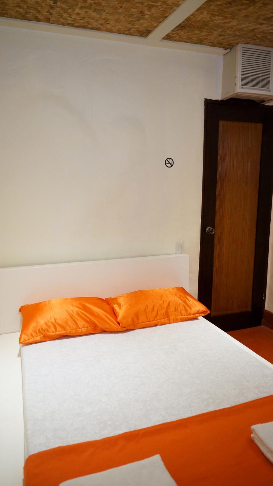 Orange Mangrove Pensión House Puerto Princesa Habitación foto